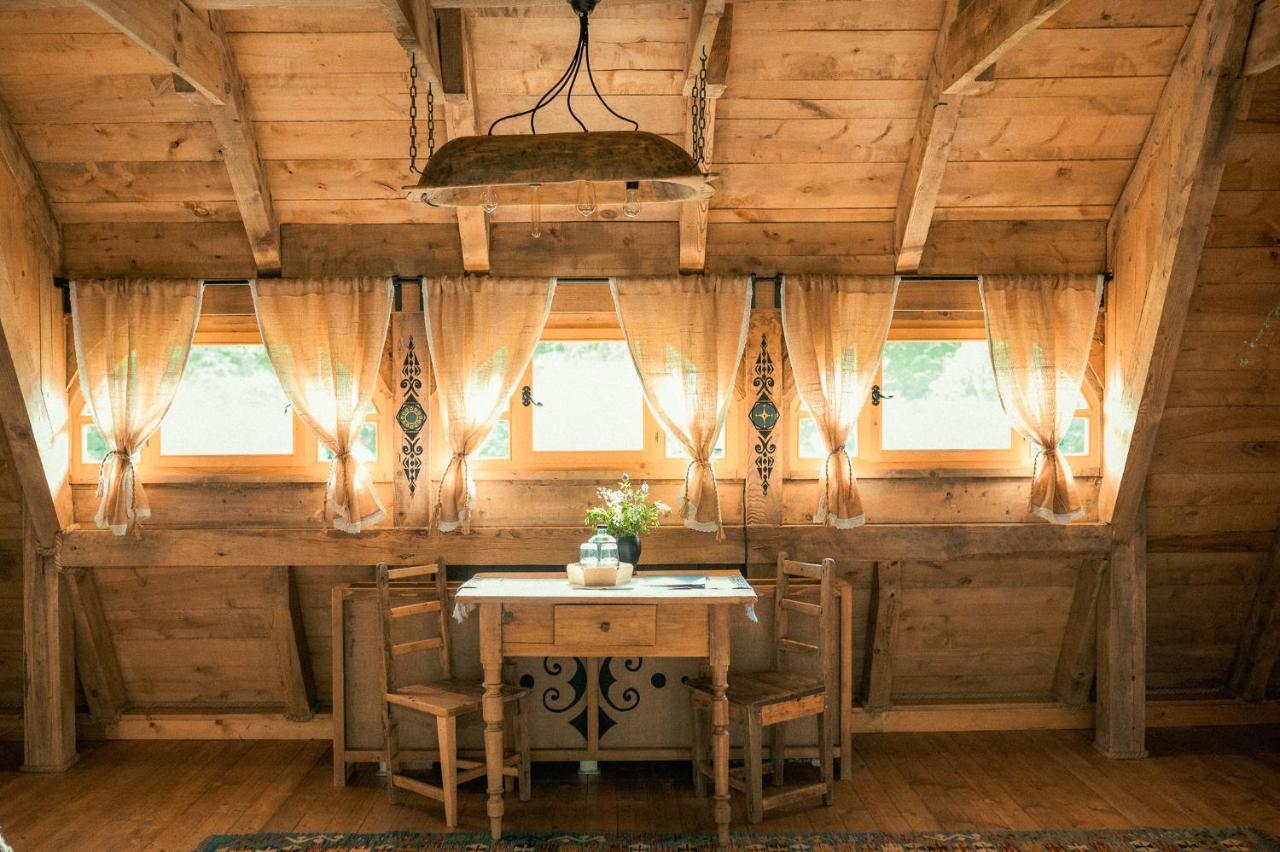 Raven'S Nest - The Hidden Village, Transylvania - Romania Sub Piatra Bagian luar foto