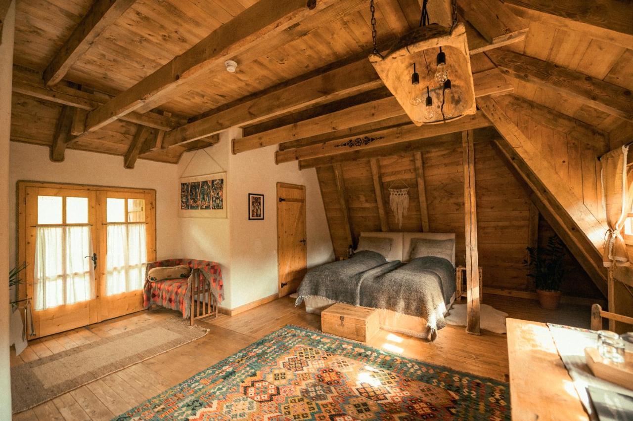 Raven'S Nest - The Hidden Village, Transylvania - Romania Sub Piatra Bagian luar foto